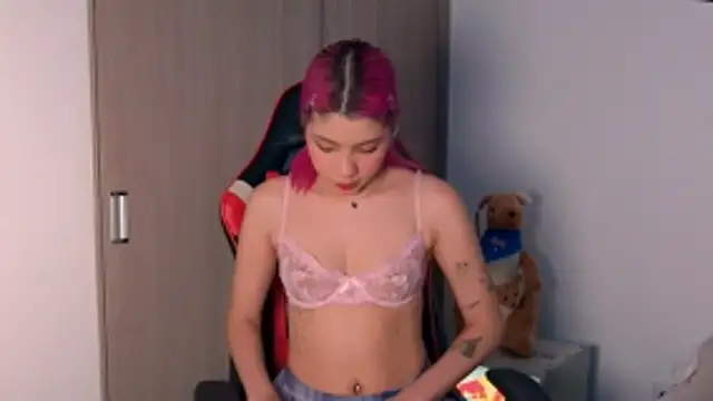 angelinhaaa online show from December 23, 1:25 am