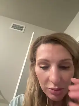 BaddieBossXX2 online show from April 1, 8:15 am