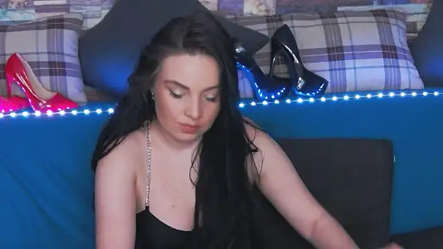 GrayLunna online show from March 18, 4:48 am