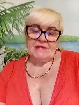 VioletSweet5566 online show from April 3, 1:42 pm