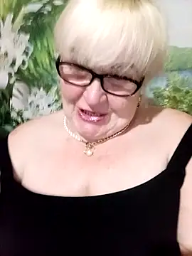 Snapshot of VioletSweet5566 chatting on June 2, 5:26 pm VioletSweet5566 online show from June 2, 5:26 pm