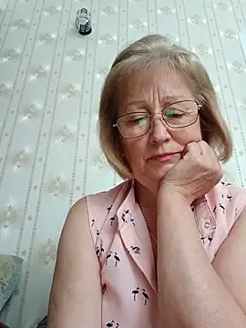 Snapshot of AlikaSwan5821 chatting on June 9, 12:50 pm AlikaSwan5821 online show from June 9, 12:50 pm