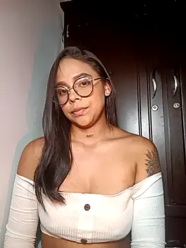 linda698049 online show from October 6, 3:04 am