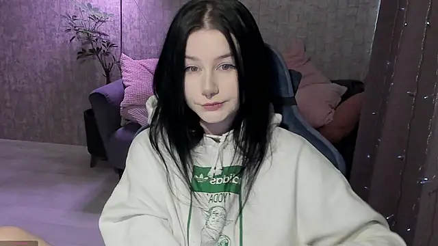 AlinaGreeeen online show from October 19, 5:52 am