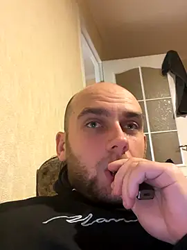 Snapshot of LuckyGirlfriends chatting on October 29, 7:04 pm LuckyGirlfriends online show from October 29, 7:04 pm