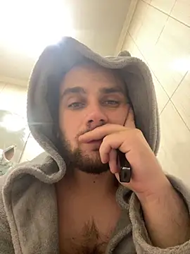 Snapshot of LuckyGirlfriends chatting on November 2, 4:42 pm LuckyGirlfriends online show from November 2, 4:42 pm