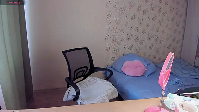 Alice next door online show from March 19, 11:36 am