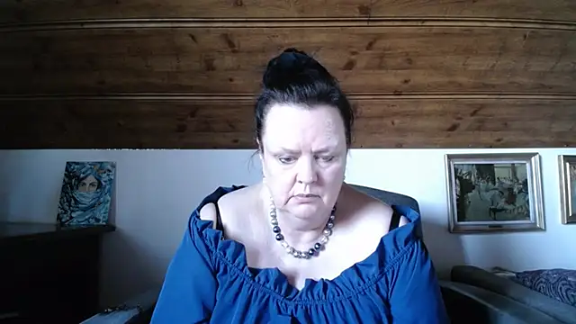 Snapshot of TiffanyMature chatting on April 29, 5:30 pm TiffanyMature online show from April 29, 5:30 pm
