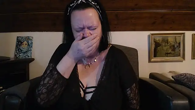 Snapshot of TiffanyMature chatting on May 13, 8:12 am TiffanyMature online show from May 13, 8:12 am