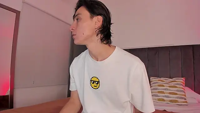 Snapshot of AlexanderHall chatting on October 4, 8:51 pm AlexanderHall online show from October 4, 8:51 pm