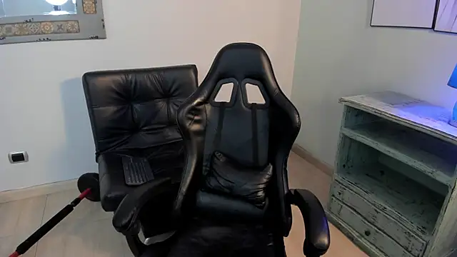 Dereck Manson online show from October 18, 11:44 am
