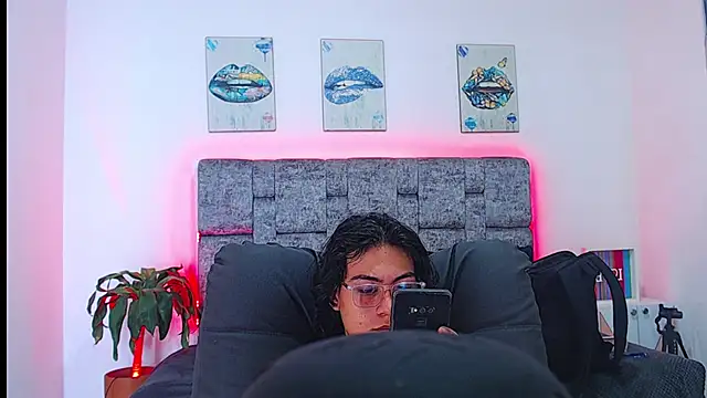 dirty model online show from September 17, 3:52 am