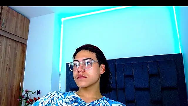 dirty model online show from October 1, 8:37 pm