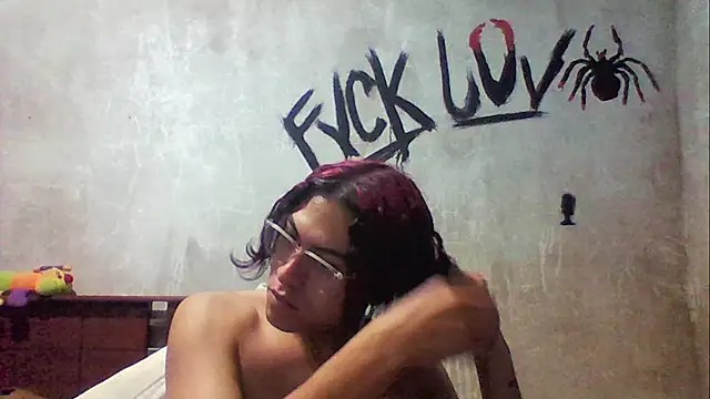 dirty model online show from November 30, 4:38 am