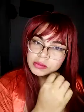 Snapshot of Diamily chatting on May 1, 7:35 am Diamily online show from May 1, 7:35 am