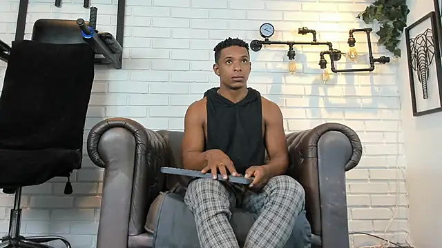 ItaloMoore online show from September 15, 11:32 am