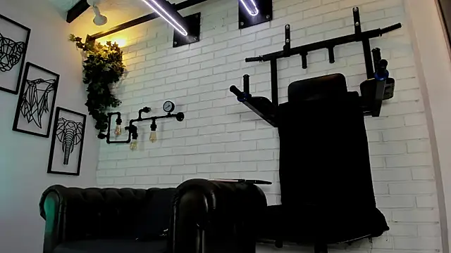 ItaloMoore online show from January 10, 11:12 am