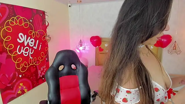 MELISSAROUGE online show from February 14, 8:05 pm