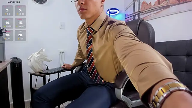 Dash Bukoski online show from November 4, 12:48 pm