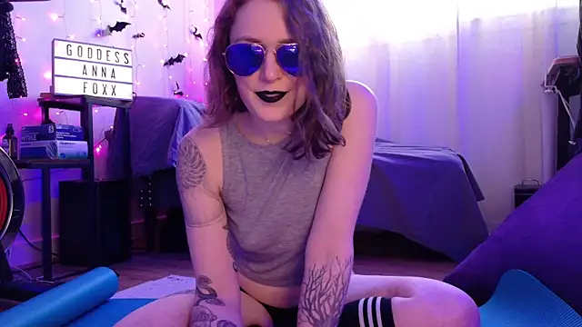 mistressannafoxx online show from March 11, 12:05 am