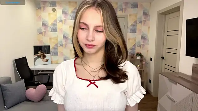 NylaNadler online show from February 20, 5:37 am