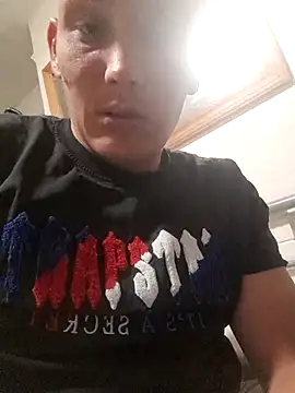 Snapshot of bravery666xxx chatting on July 22, 1:41 am bravery666xxx online show from July 22, 1:41 am