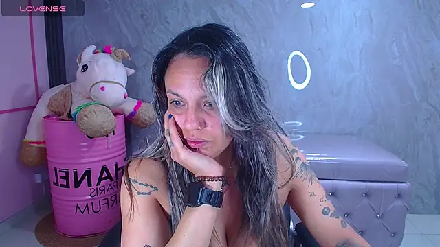 Jade Jones a online show from January 7, 4:26 am