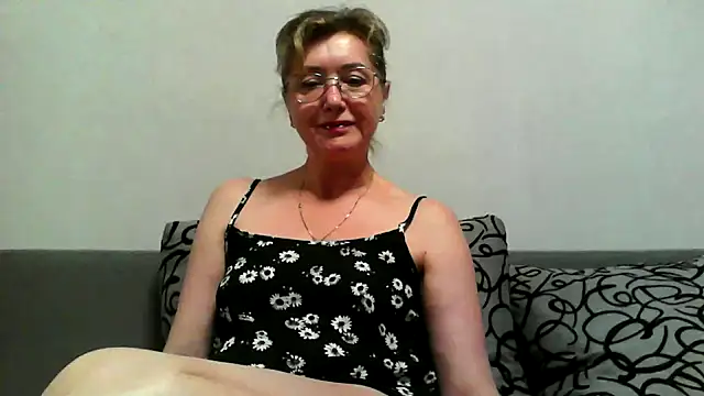 IrynaMolbertx online show from October 16, 6:31 pm