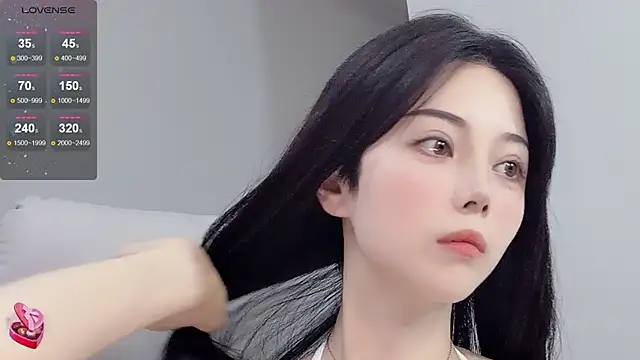 Amy-i online show from June 28, 12:33 pm