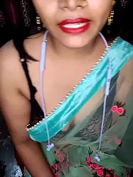 Snapshot of reena502 chatting on October 2, 5:31 pm reena502 online show from October 2, 5:31 pm