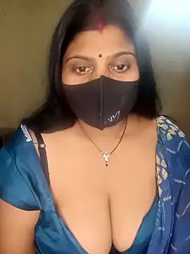 Snapshot of reena502 chatting on May 7, 7:03 am reena502 online show from May 7, 7:03 am
