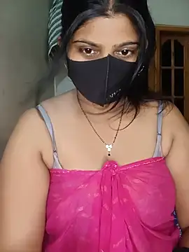 Snapshot of reena502 chatting on May 22, 12:18 am reena502 online show from May 22, 12:18 am