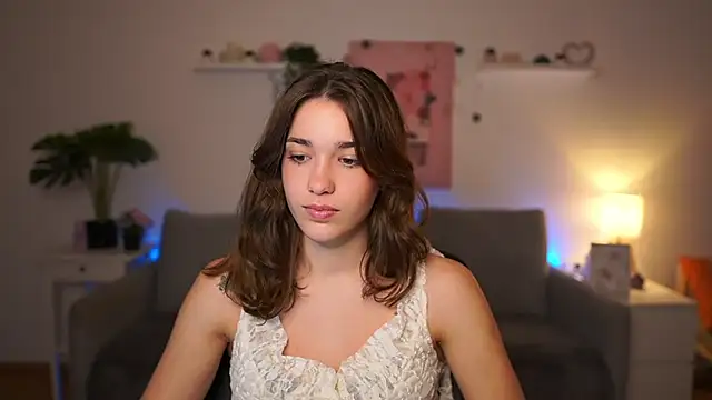 kissie cat online show from November 12, 2:06 pm