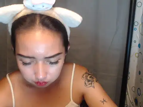 Snapshot of Soft_Angel8 chatting on May 23, 6:12 pm Soft Angel8 online show from May 23, 6:12 pm