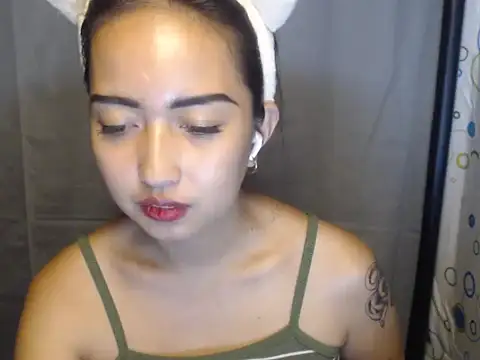Snapshot of Soft_Angel8 chatting on May 26, 4:58 pm Soft Angel8 online show from May 26, 4:58 pm