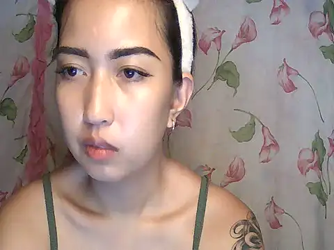 Snapshot of Soft_Angel8 chatting on July 7, 7:29 pm Soft Angel8 online show from July 7, 7:29 pm