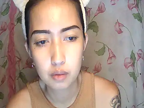 Snapshot of Soft_Angel8 chatting on July 13, 4:43 pm Soft Angel8 online show from July 13, 4:43 pm
