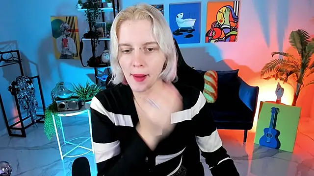 BethanyCloud online show from November 24, 5:40 am