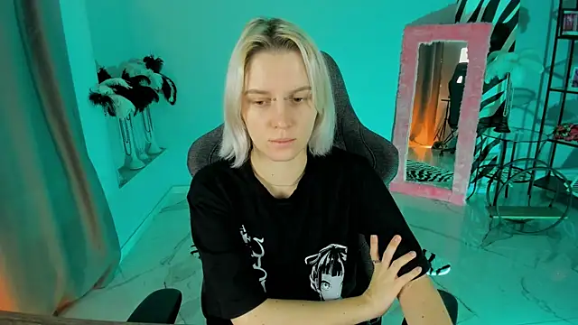 BethanyCloud online show from January 14, 2:17 am