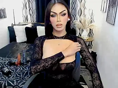 Snapshot of JuicyAsianMeat chatting on October 10, 7:24 pm JuicyAsianMeat online show from October 10, 7:24 pm