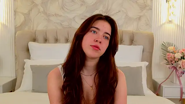 Snapshot of KimberlyBond chatting on September 9, 4:39 pm KimberlyBond online show from September 9, 4:39 pm