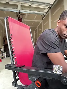 Snapshot of labishyoung25 chatting on September 27, 10:15 pm labishyoung25 online show from September 27, 10:15 pm