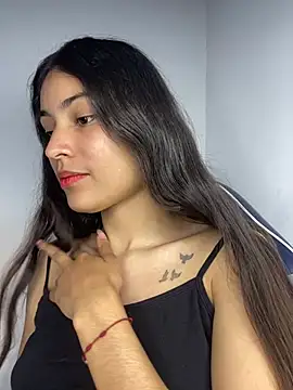 hotwife26 online show from March 11, 12:38 am