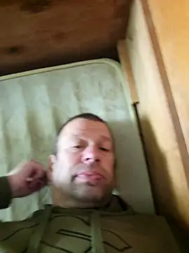 Snapshot of Rostislav82 chatting on May 2, 10:53 am Rostislav82 online show from May 2, 10:53 am