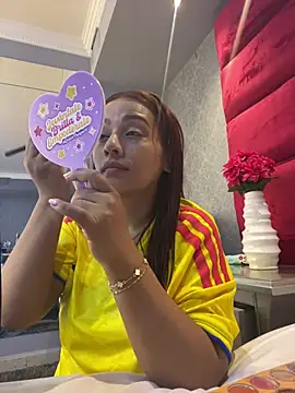 Snapshot of VictoriaFerro chatting on June 27, 1:28 pm VictoriaFerro online show from June 27, 1:28 pm