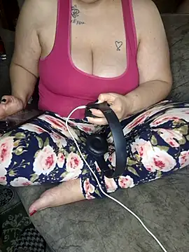 Sultana7 online show from October 8, 9:01 pm