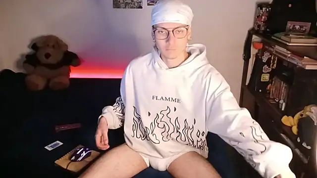 Snapshot of Dioniso_guy8 chatting on October 9, 3:37 am Dioniso guy8 online show from October 9, 3:37 am