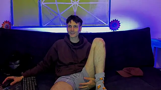 Snapshot of Dioniso_guy8 chatting on December 22, 11:24 pm Dioniso guy8 online show from December 22, 11:24 pm