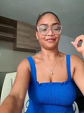 BiiancaEstradaa online show from June 30, 1:56 pm