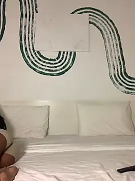 Serah201 online show from April 6, 9:05 pm